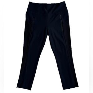 Athleta women’s Capri leggings size small Navy and black zipper pockets